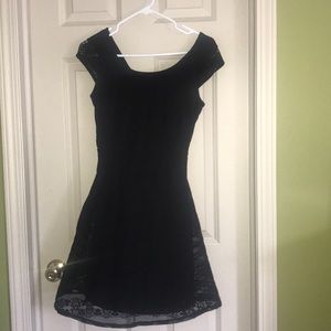 Black mid lace dress!